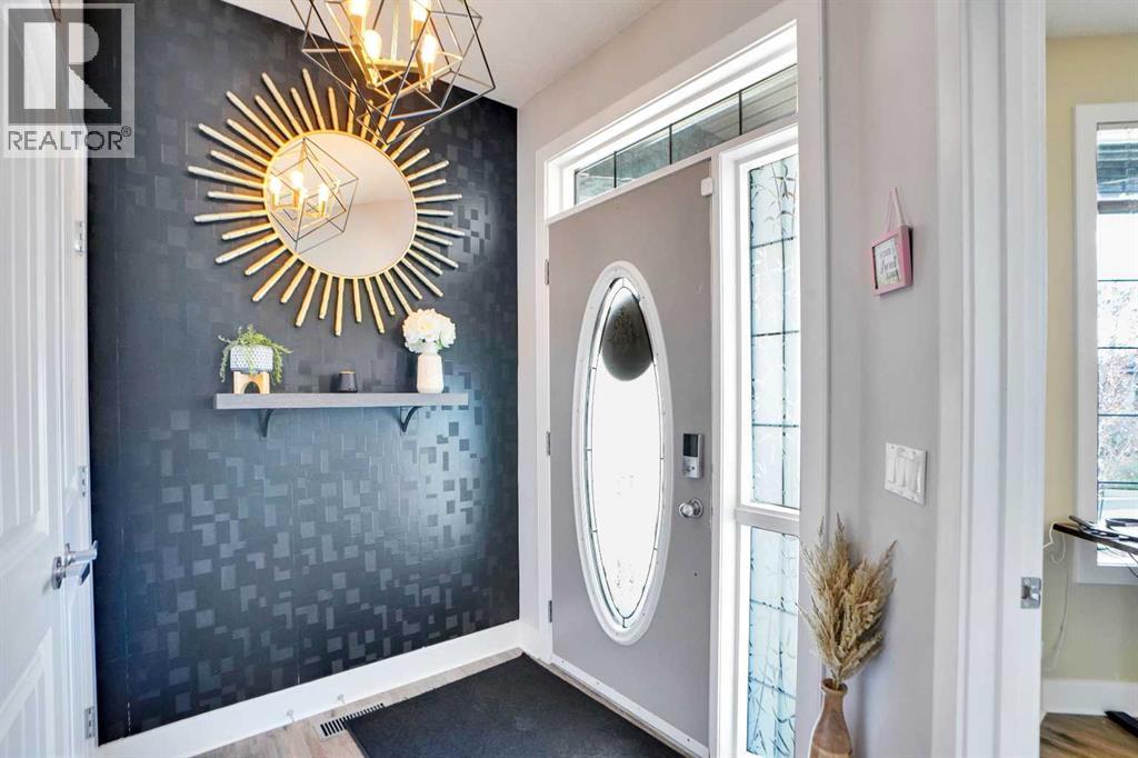 Single Family House for Sale in  Royal Ridge Manor NW Royal Oak Calgary 