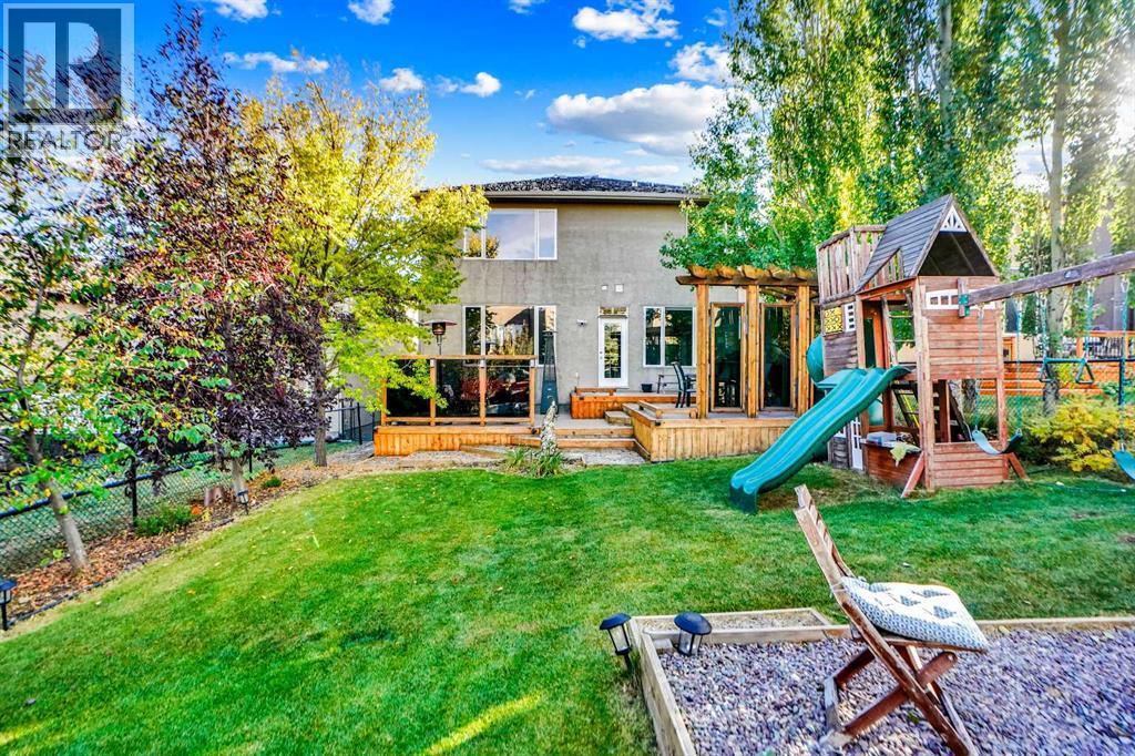 Single Family House for Sale in  Royal Ridge Manor NW Royal Oak Calgary 