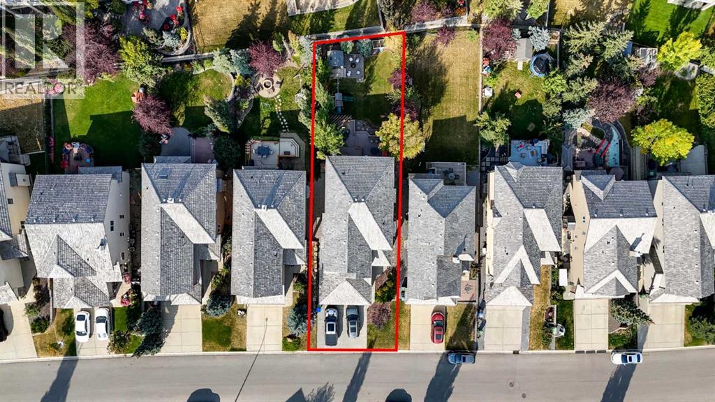 Single Family House for Sale in  Royal Ridge Manor NW Royal Oak Calgary 