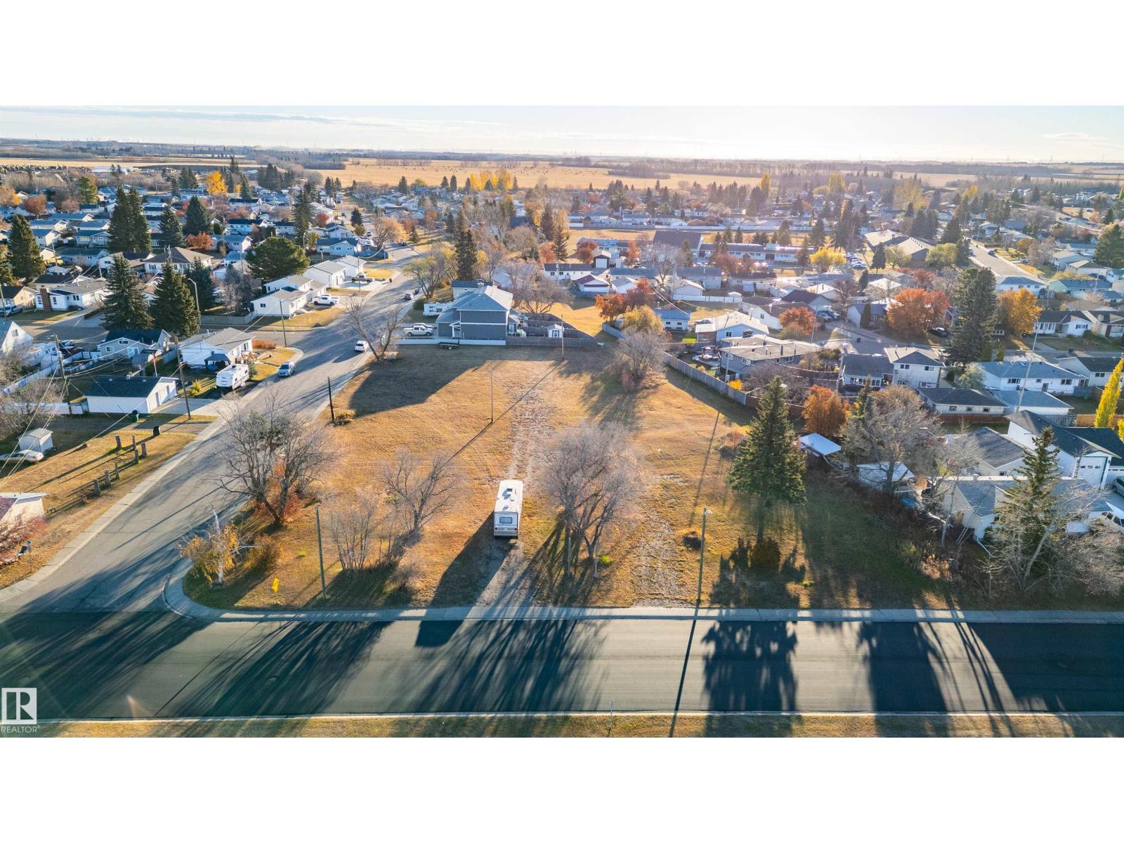 4921 48 AV - Photo 5 of 28, Gibbons, Alberta