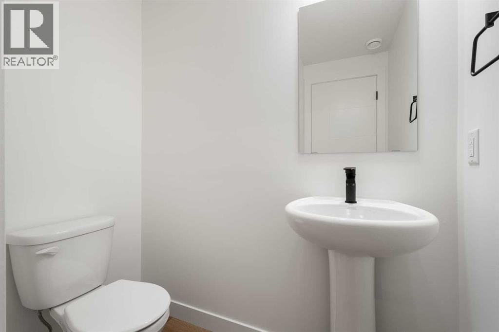 Single Family House for Sale in  st Street SW Springbank Hill Calgary 