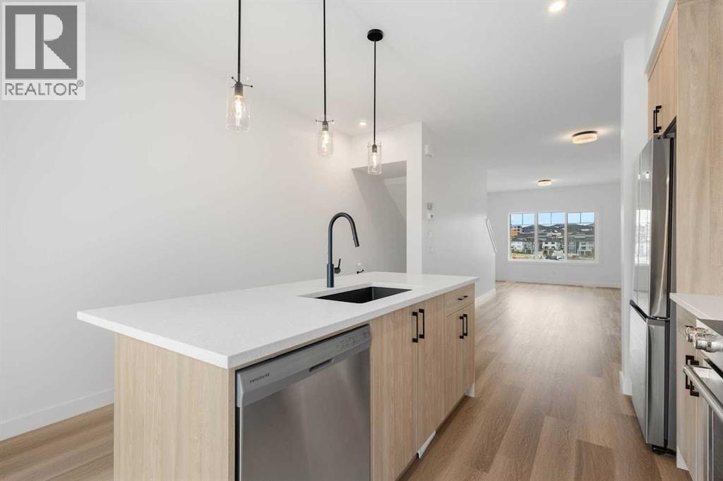 Single Family House for Sale in  st Street SW Springbank Hill Calgary 