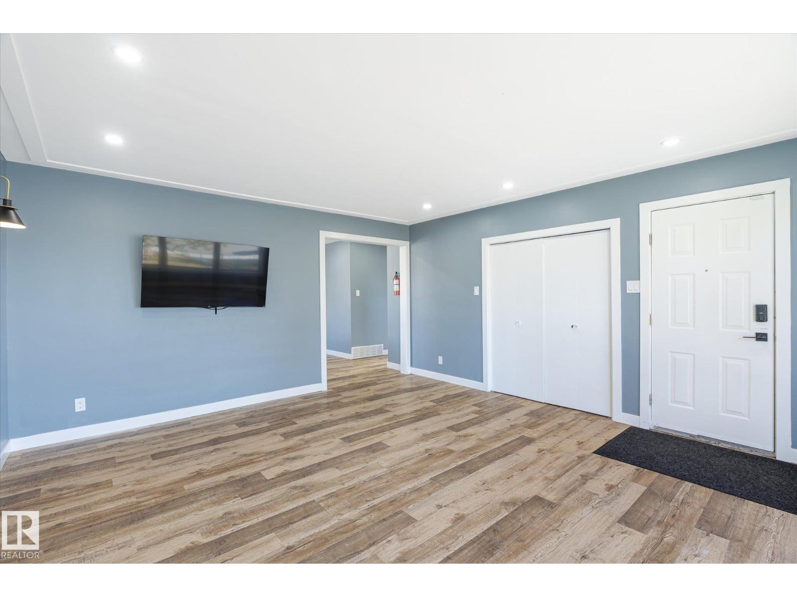 Single Family House Raised bungalow for Sale in  &   ST NW Edmonton 