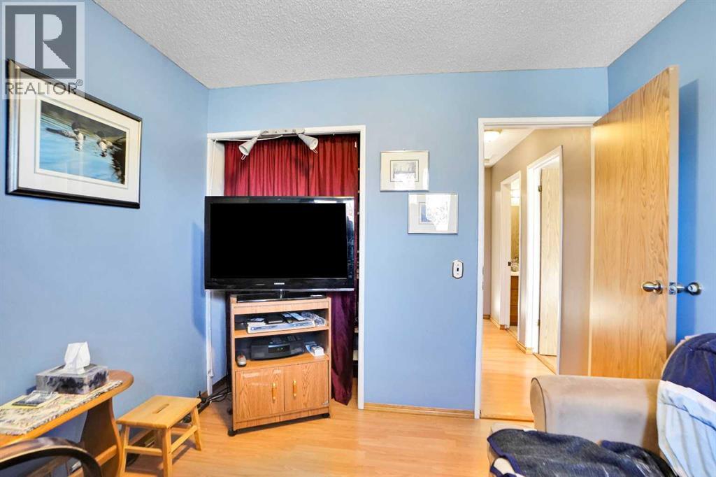 Single Family House Bungalow for Sale in  Sackville Drive SW Southwood Calgary 