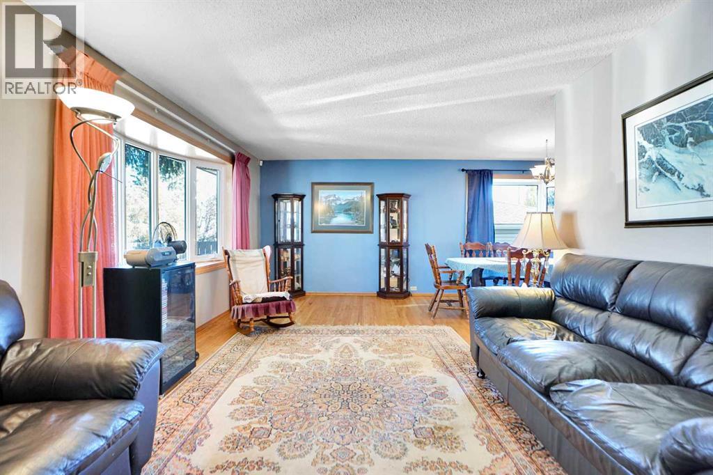 Single Family House Bungalow for Sale in  Sackville Drive SW Southwood Calgary 