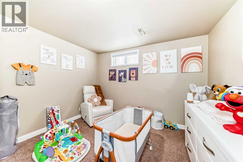 Single Family House Bungalow for Sale in  Templeside Circle NE Temple Calgary 