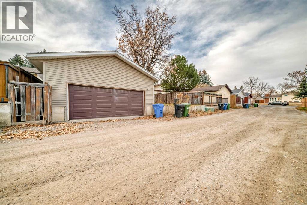 Single Family House Bungalow for Sale in  Templeside Circle NE Temple Calgary 