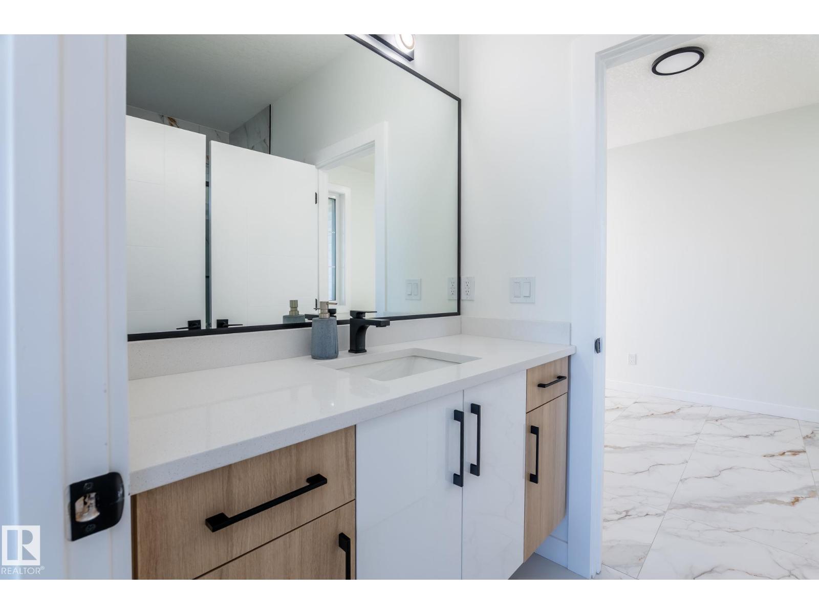 2005 154 AV NW, Edmonton