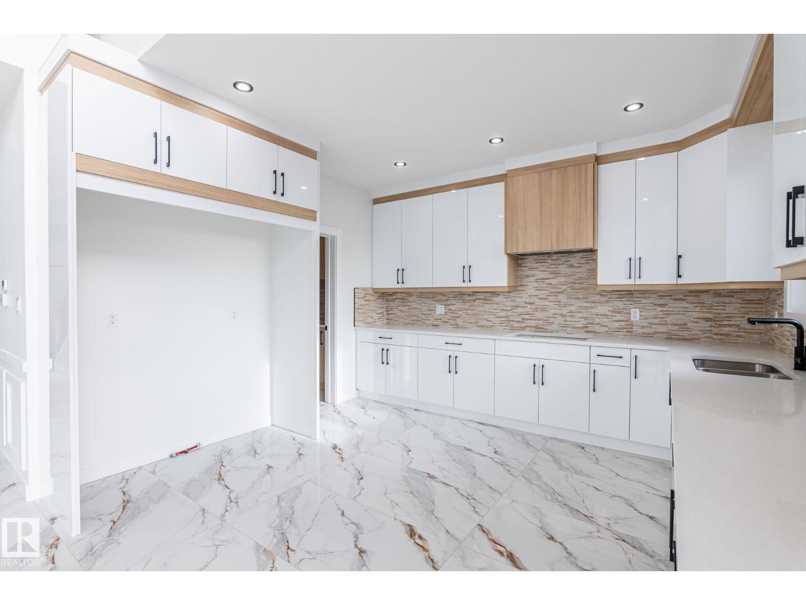 2005 154 AV NW, Edmonton