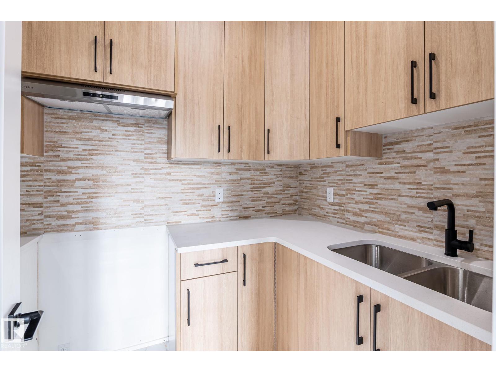 2005 154 AV NW, Edmonton