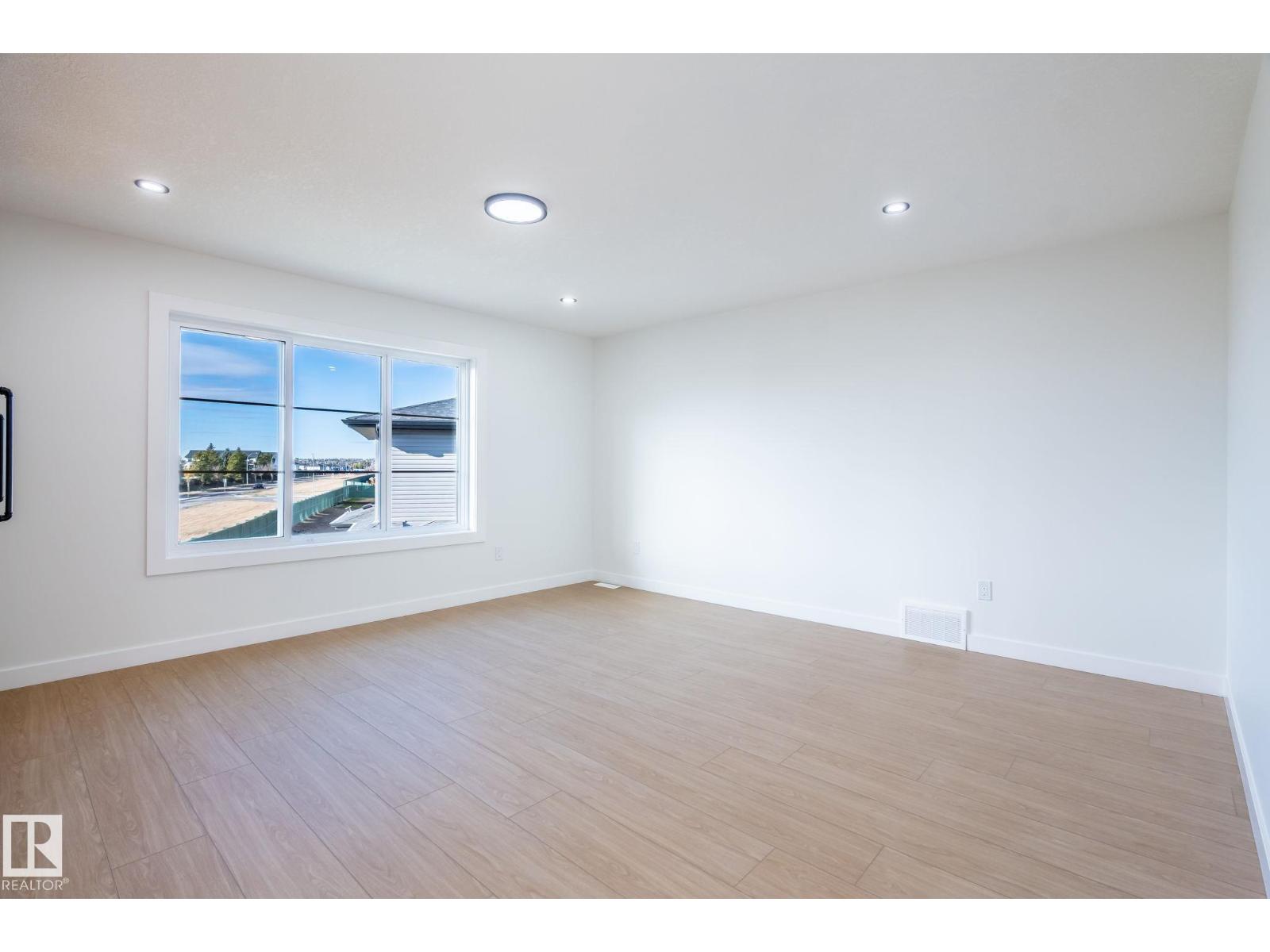 2005 154 AV NW, Edmonton