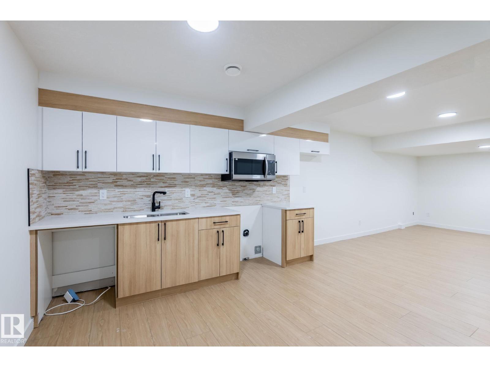 2005 154 AV NW, Edmonton