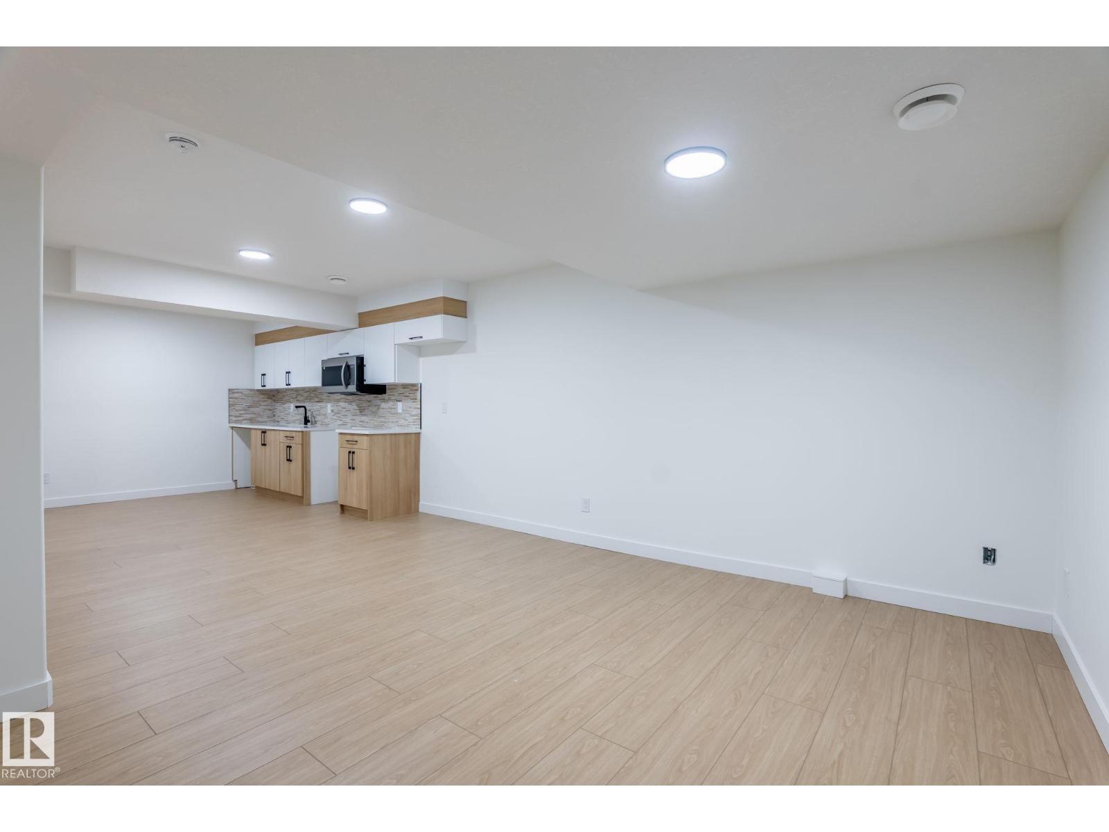 2005 154 AV NW, Edmonton