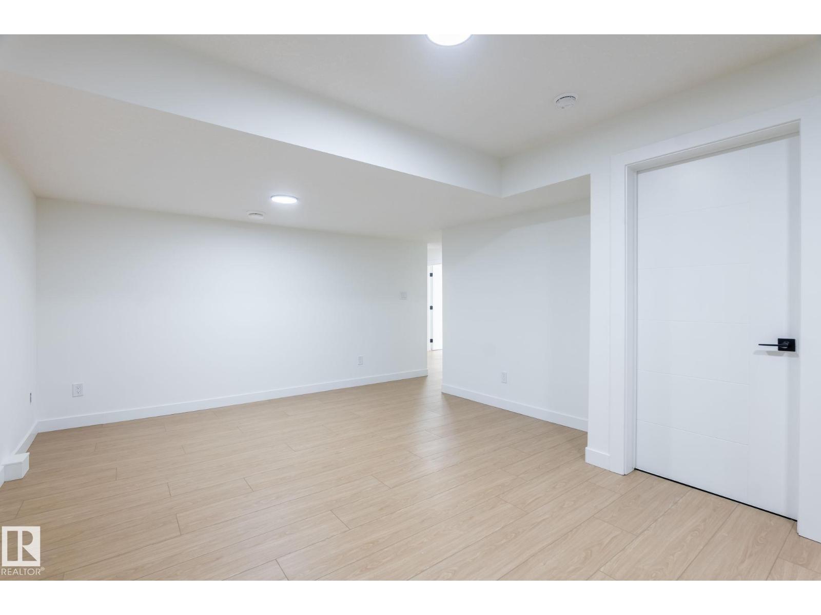 2005 154 AV NW, Edmonton