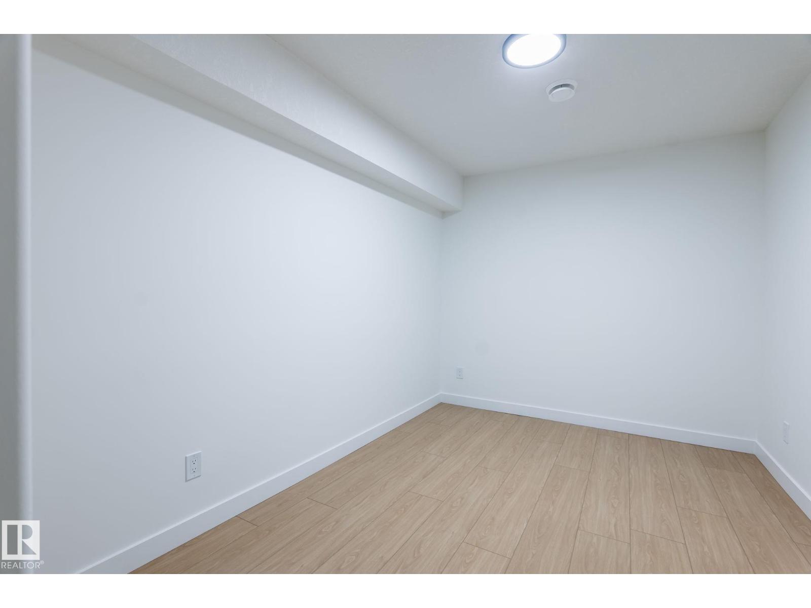 2005 154 AV NW, Edmonton