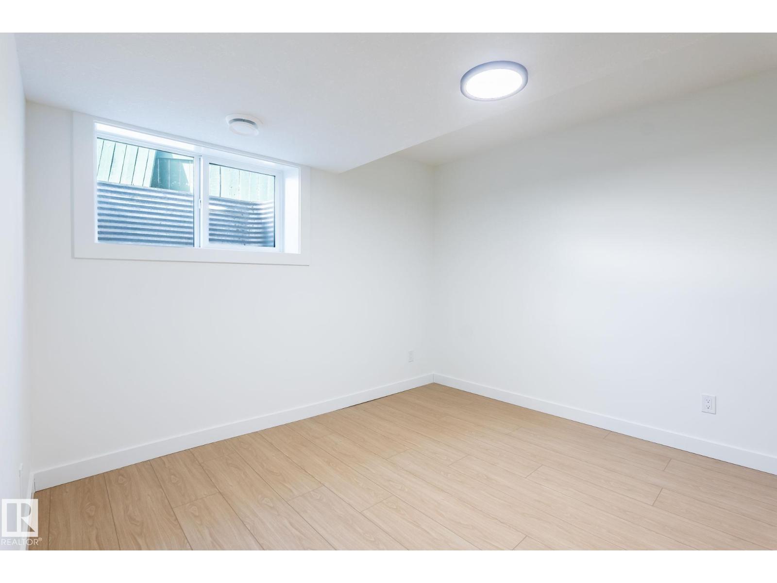 2005 154 AV NW, Edmonton