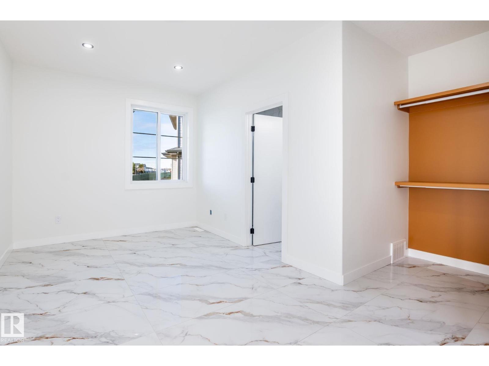 2005 154 AV NW, Edmonton