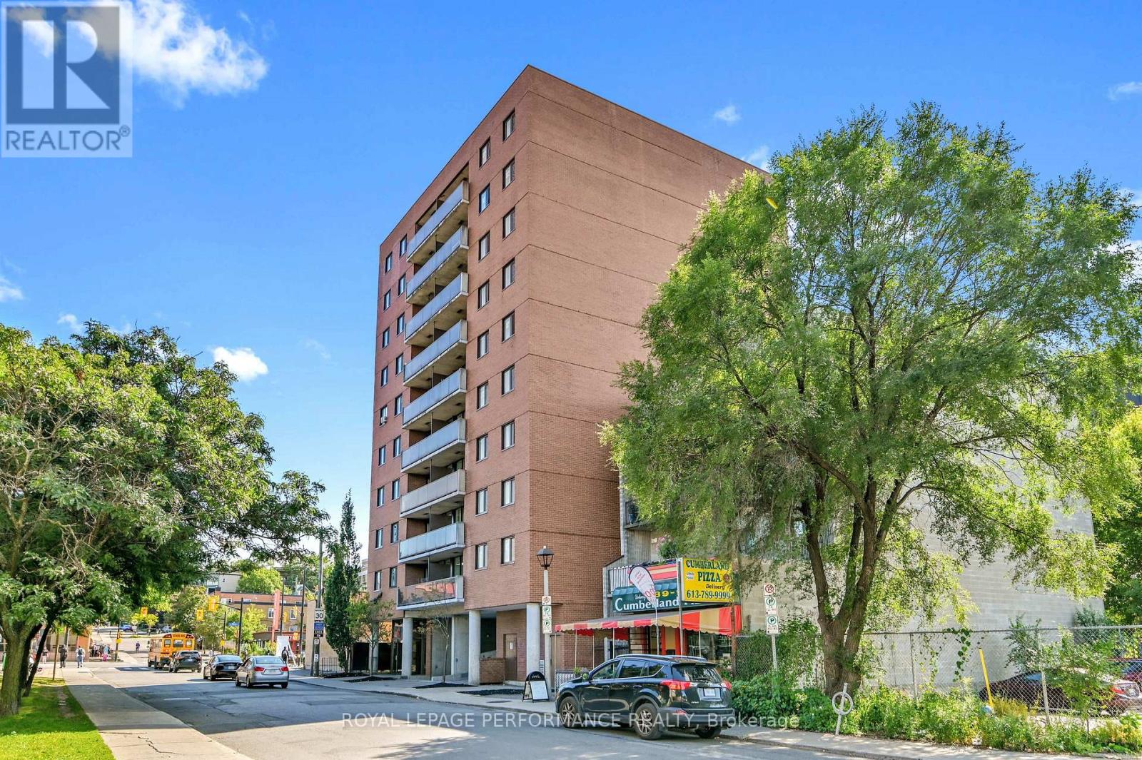 Welcome to 154 Nelson St in the heart of downtown