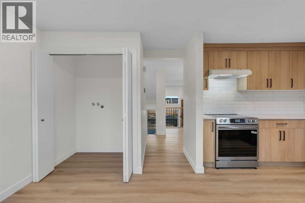 Single Family House 4 Level for Sale in   Glamis Drive SW Glamorgan Calgary 