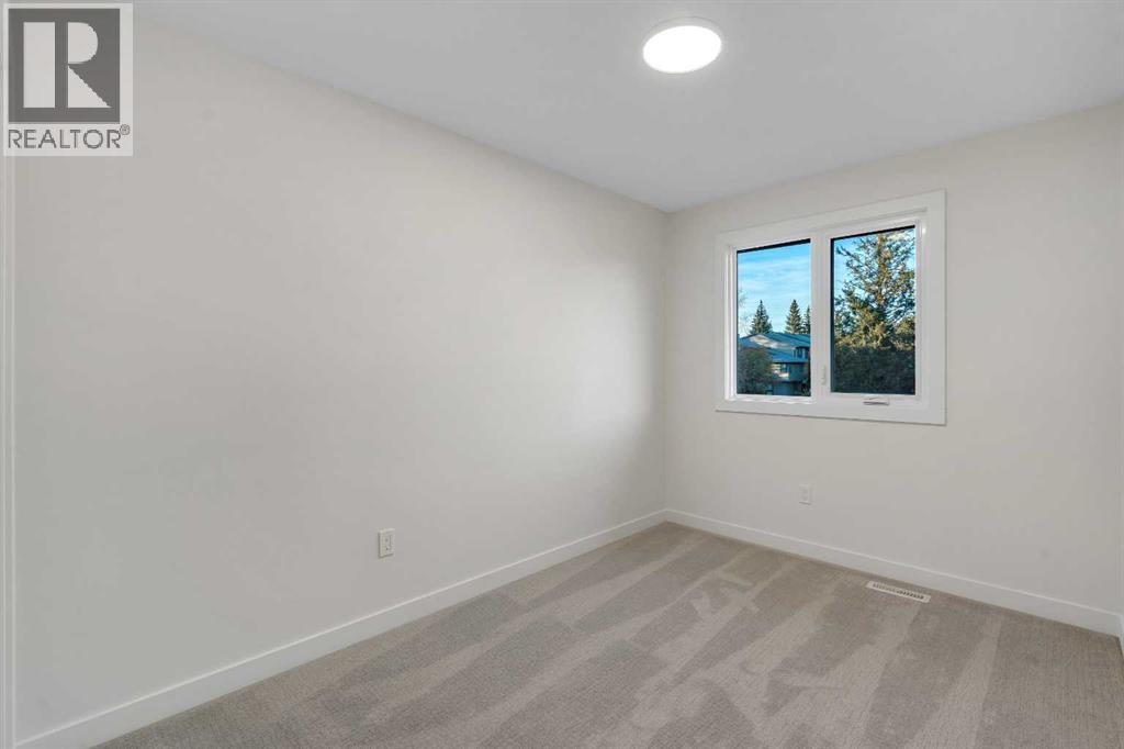 Single Family House 4 Level for Sale in   Glamis Drive SW Glamorgan Calgary 