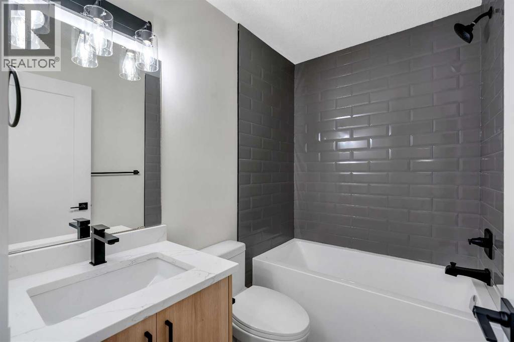 Single Family House 4 Level for Sale in   Glamis Drive SW Glamorgan Calgary 