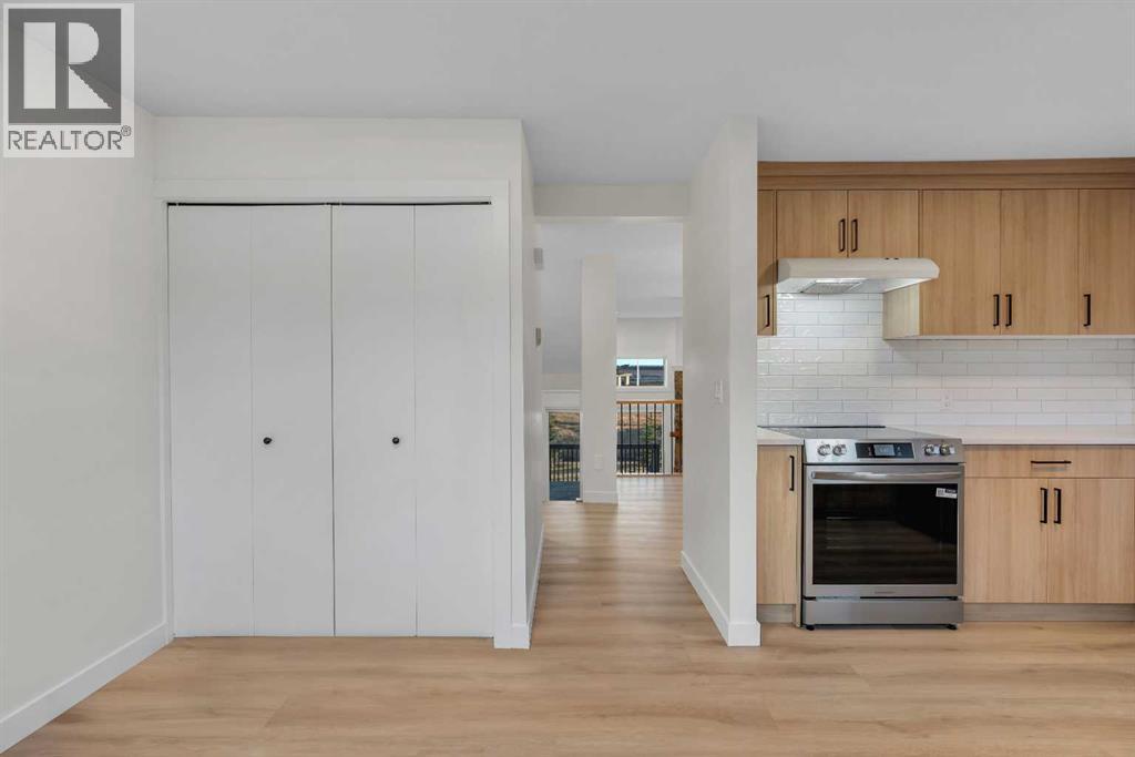 Single Family House 4 Level for Sale in   Glamis Drive SW Glamorgan Calgary 