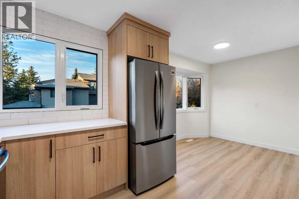 Single Family House 4 Level for Sale in   Glamis Drive SW Glamorgan Calgary 