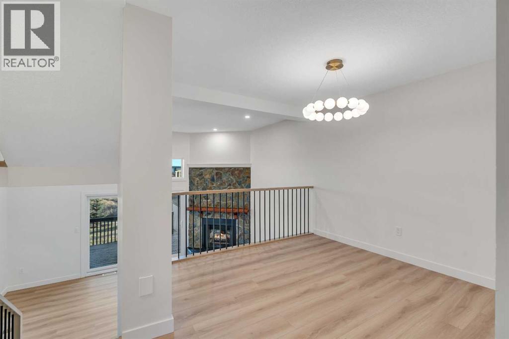 Single Family House 4 Level for Sale in   Glamis Drive SW Glamorgan Calgary 