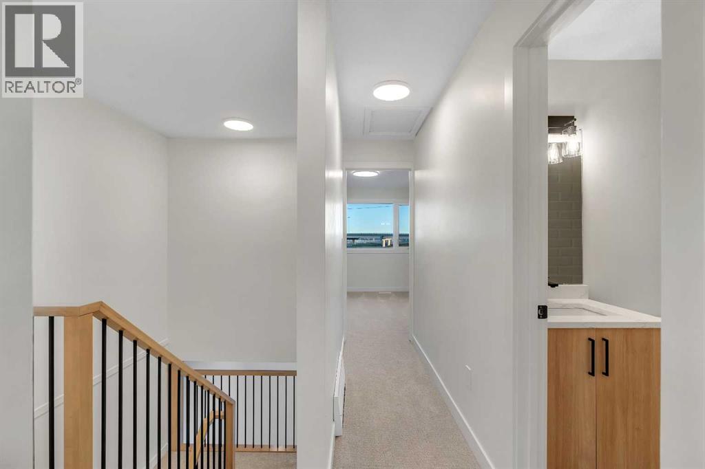 Single Family House 4 Level for Sale in   Glamis Drive SW Glamorgan Calgary 