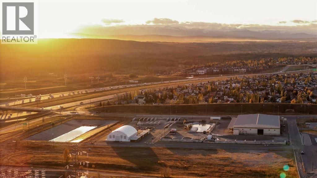 Single Family House 4 Level for Sale in   Glamis Drive SW Glamorgan Calgary 