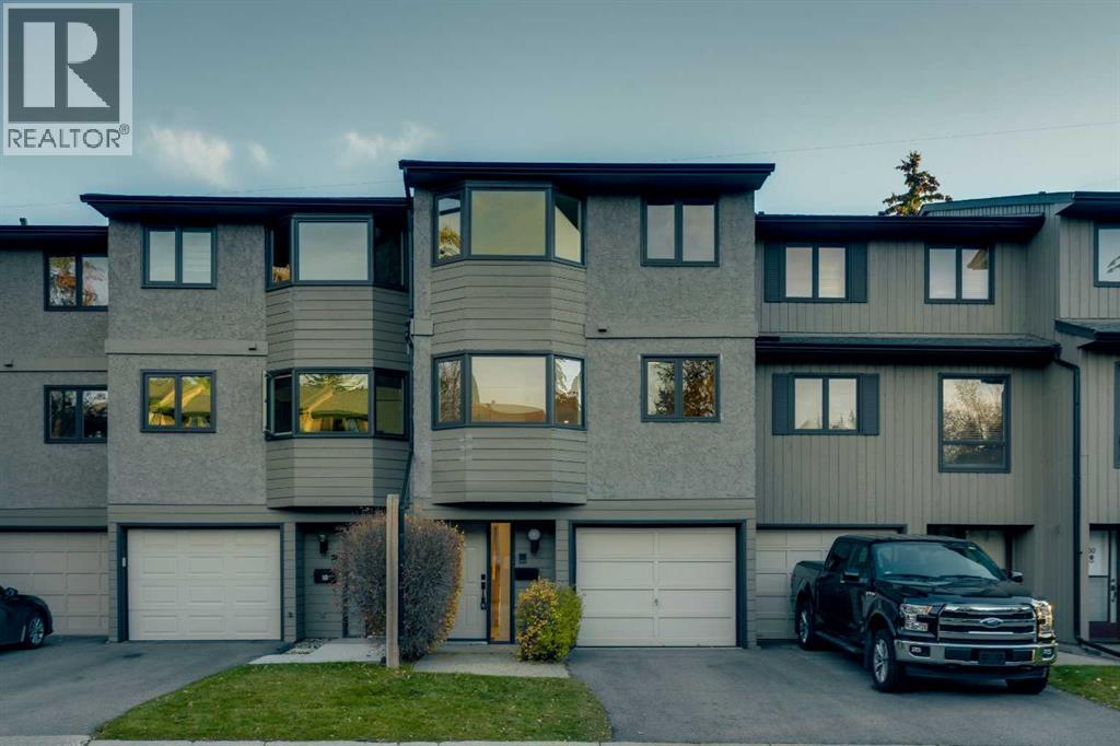Single Family House 4 Level for Sale in   Glamis Drive SW Glamorgan Calgary 