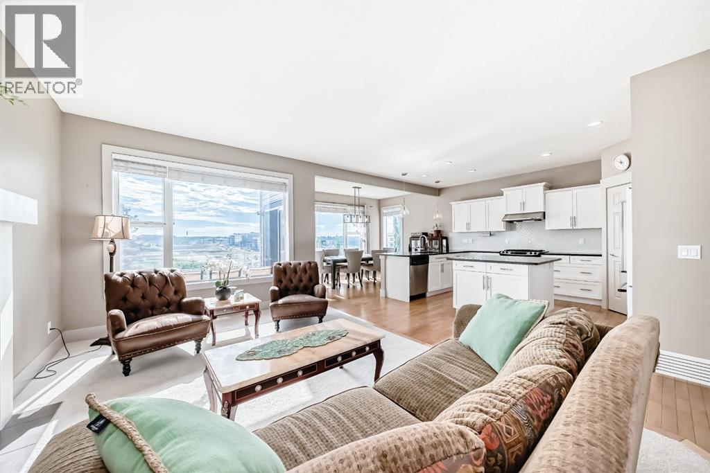 Single Family House for Sale in  St Moritz Terrace SW Springbank Hill Calgary 