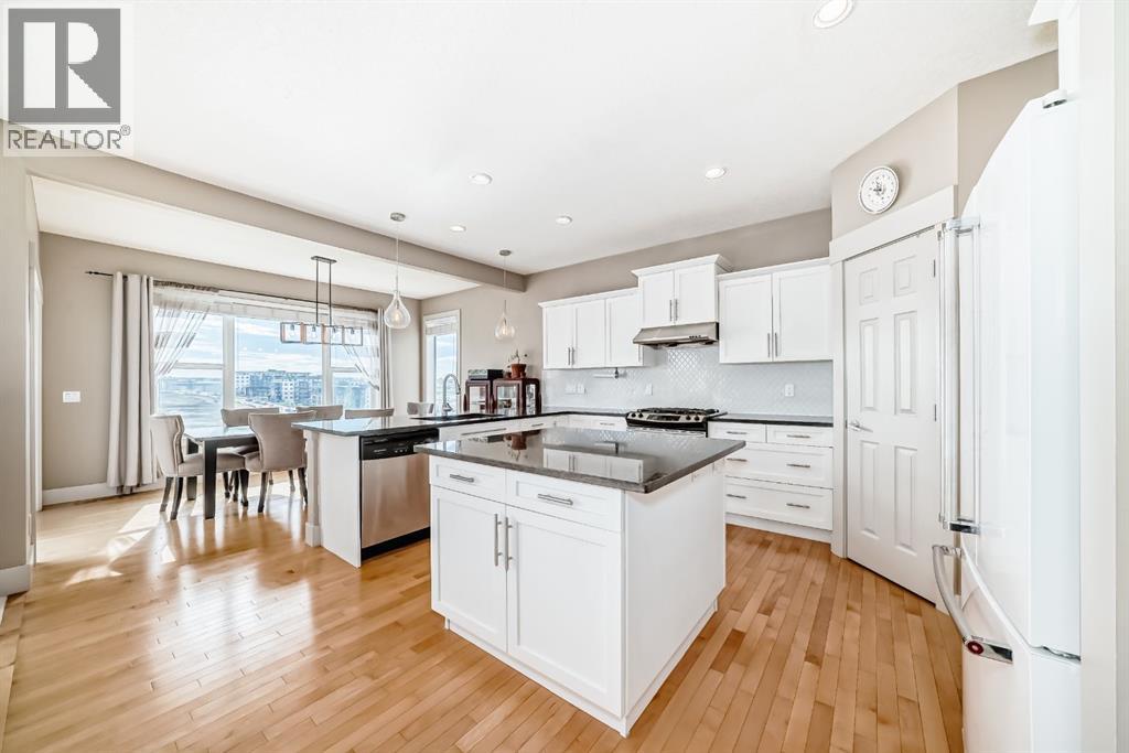 Single Family House for Sale in  St Moritz Terrace SW Springbank Hill Calgary 