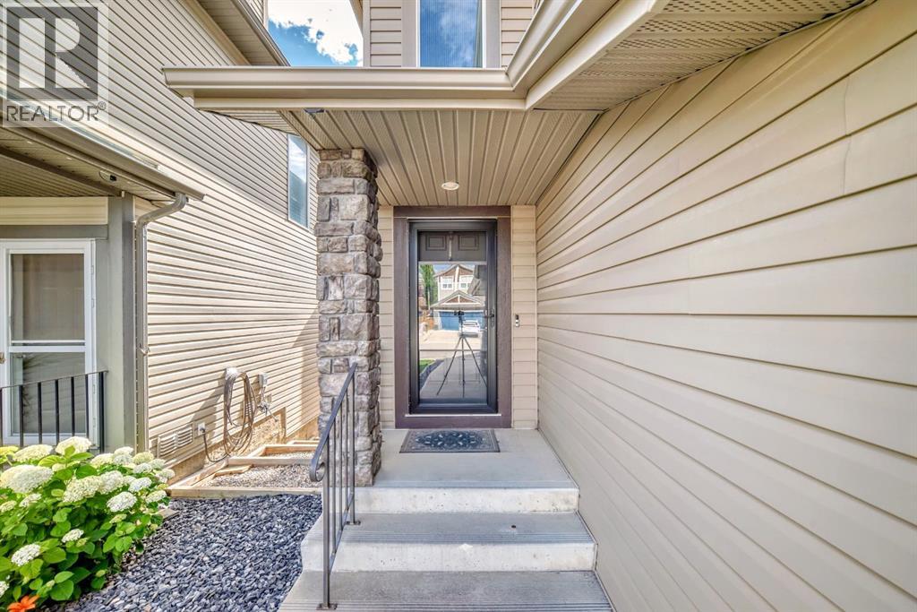 Single Family House for Sale in  St Moritz Terrace SW Springbank Hill Calgary 