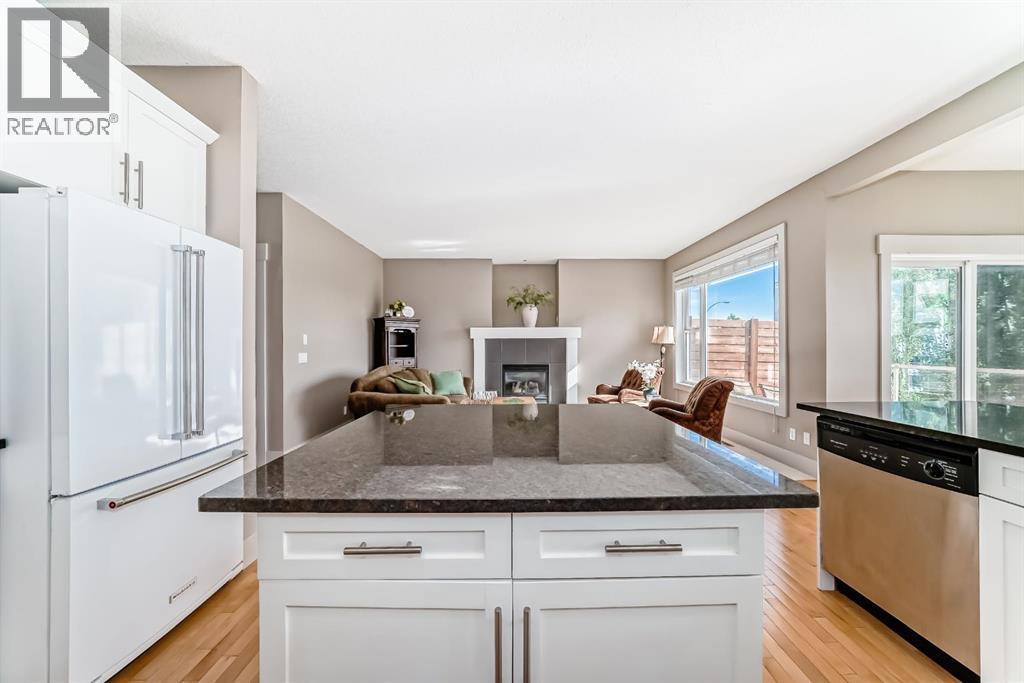 Single Family House for Sale in  St Moritz Terrace SW Springbank Hill Calgary 