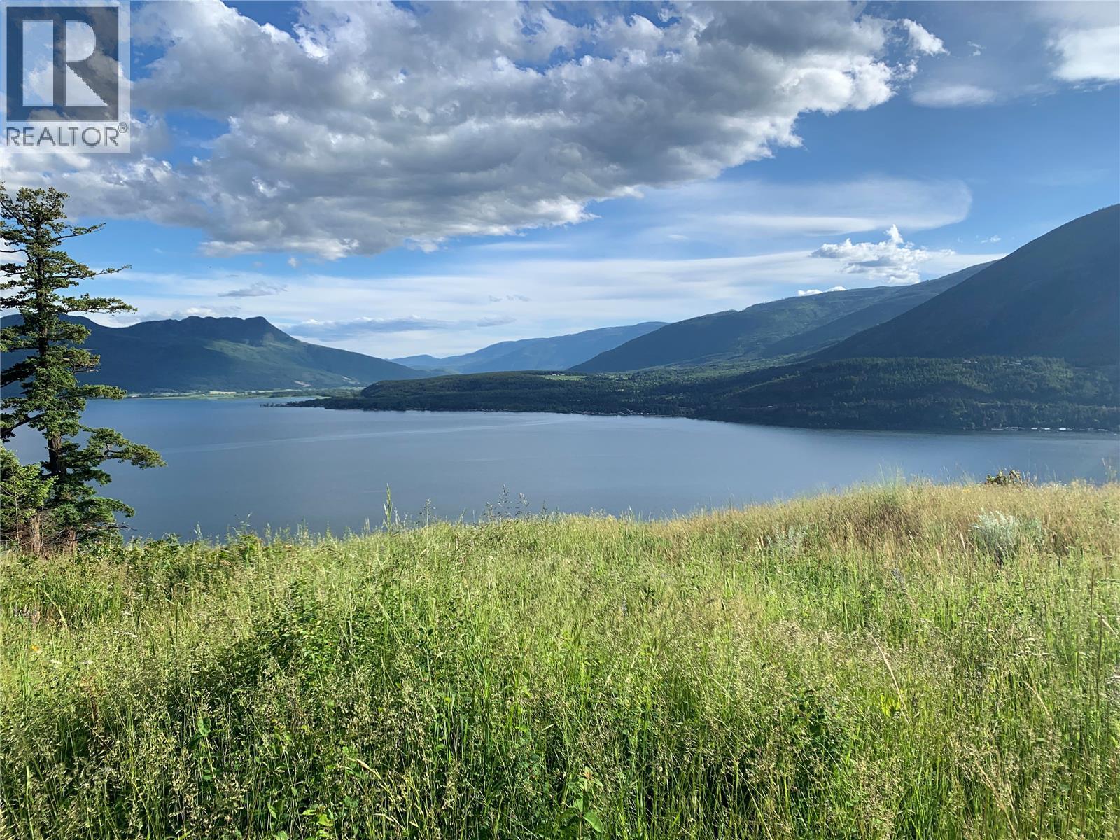 470 Sumac Road, Tappen