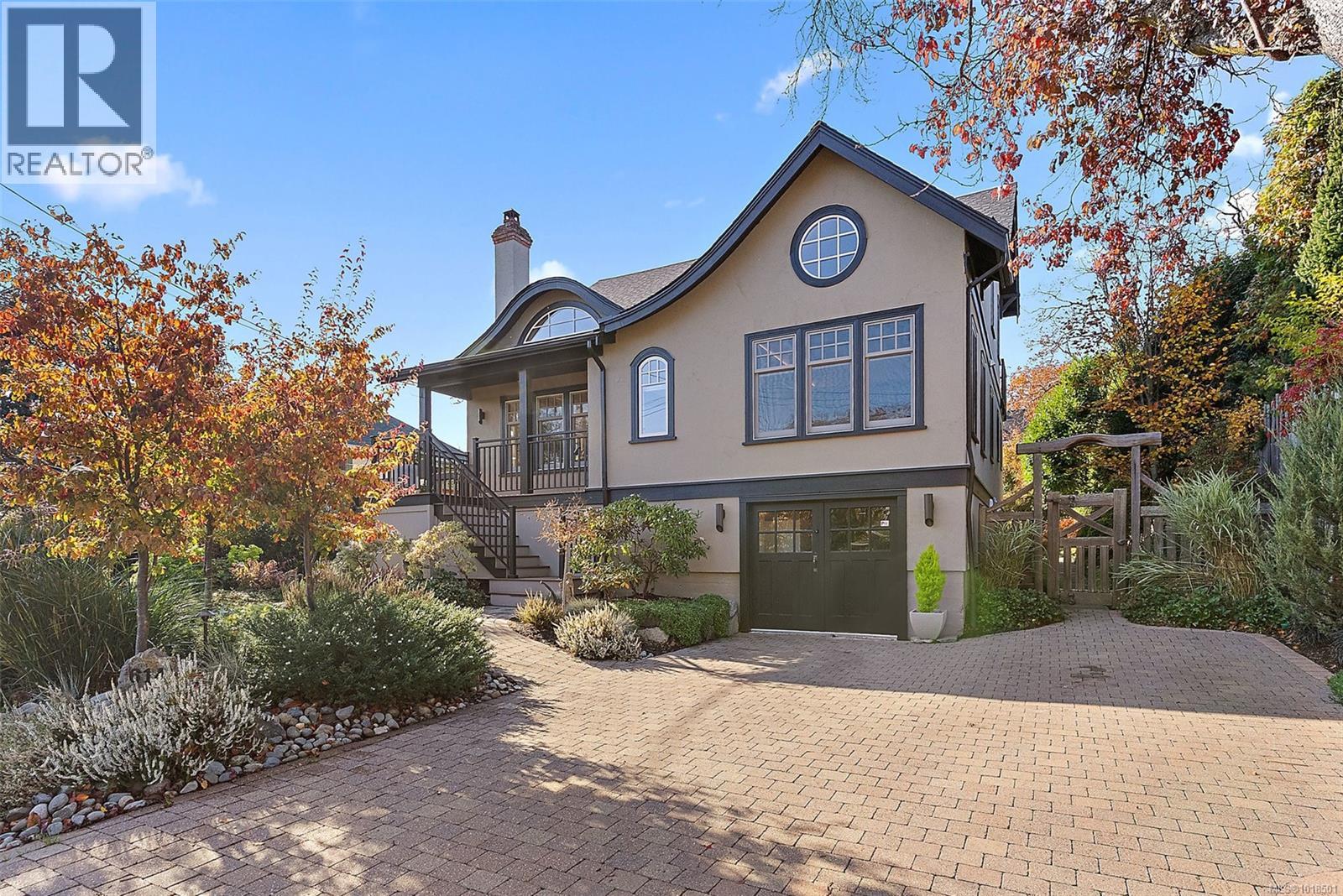  614 Monterey Avenue, Oak Bay