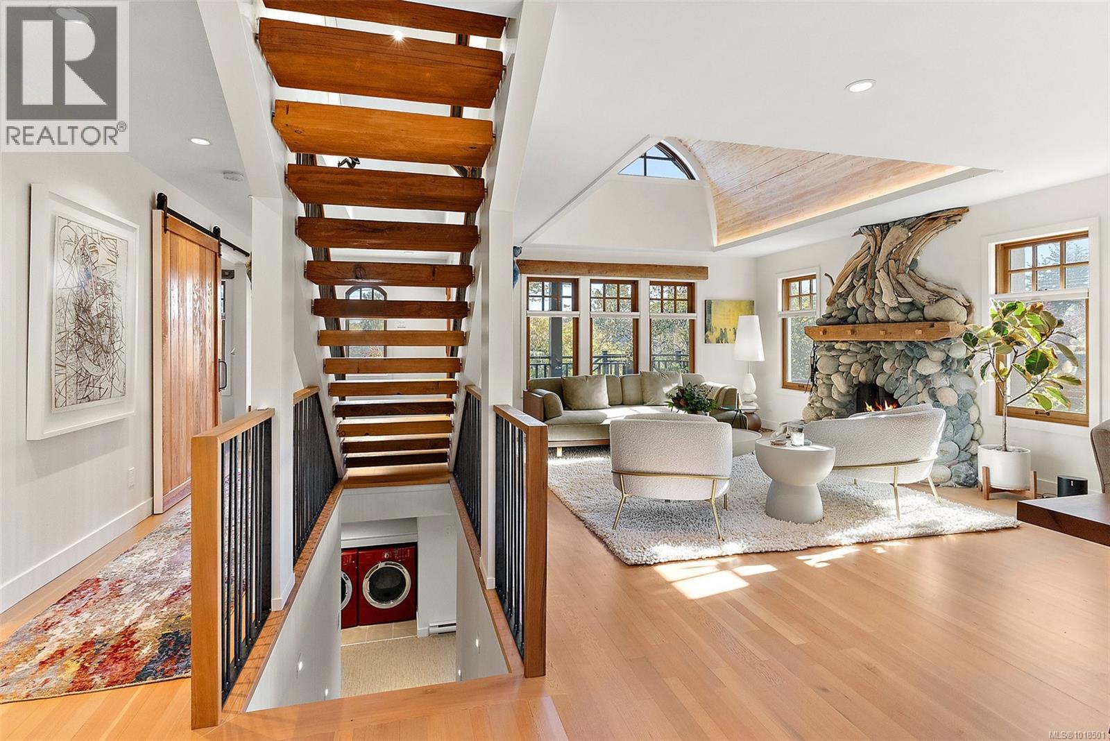 614 Monterey Avenue, Oak Bay