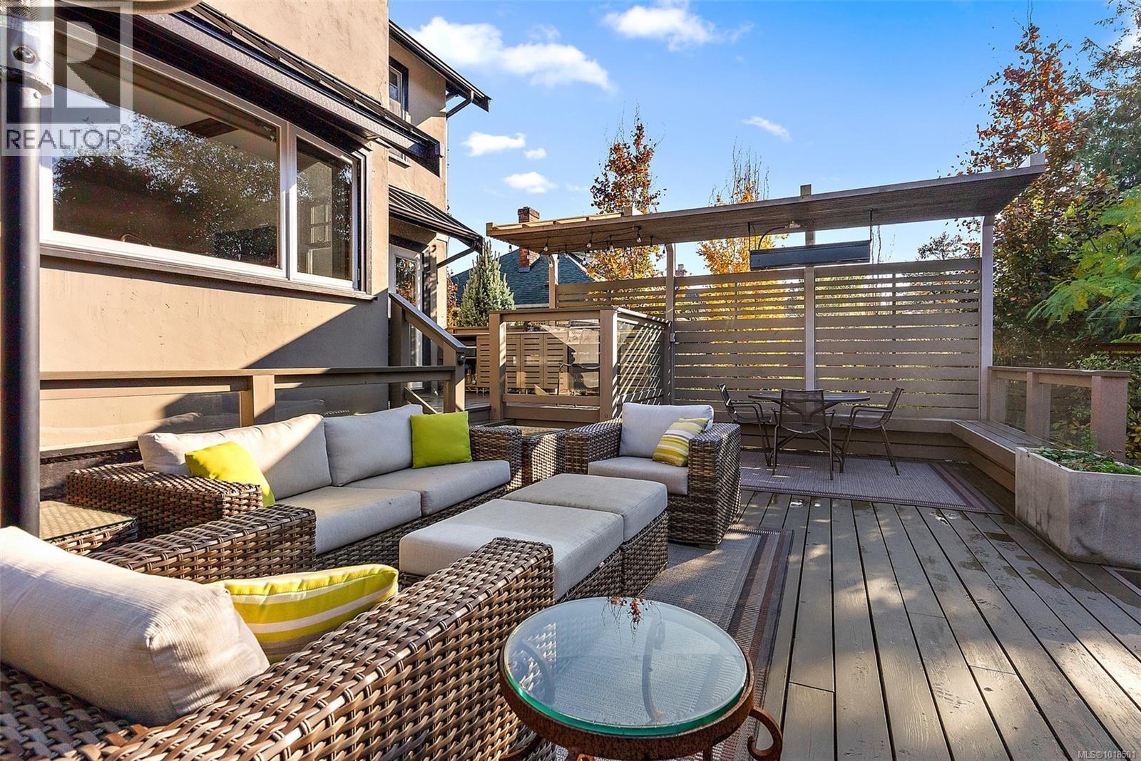 614 Monterey Avenue, Oak Bay