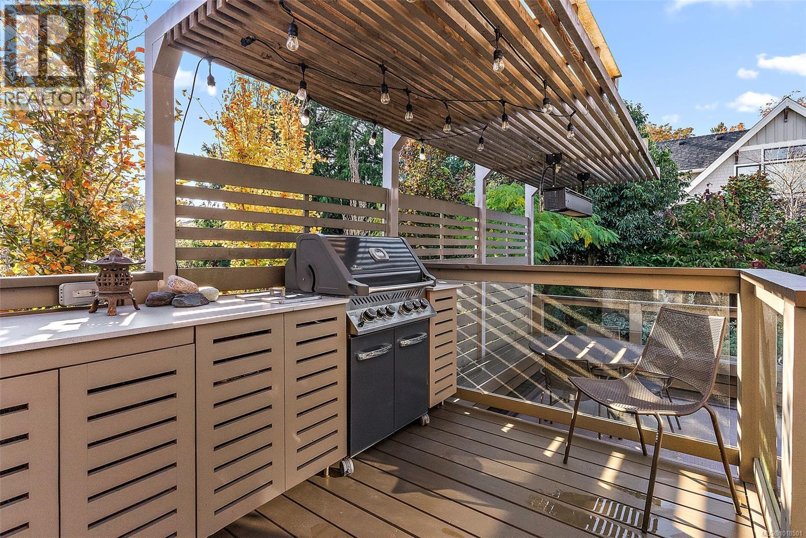 614 Monterey Avenue, Oak Bay