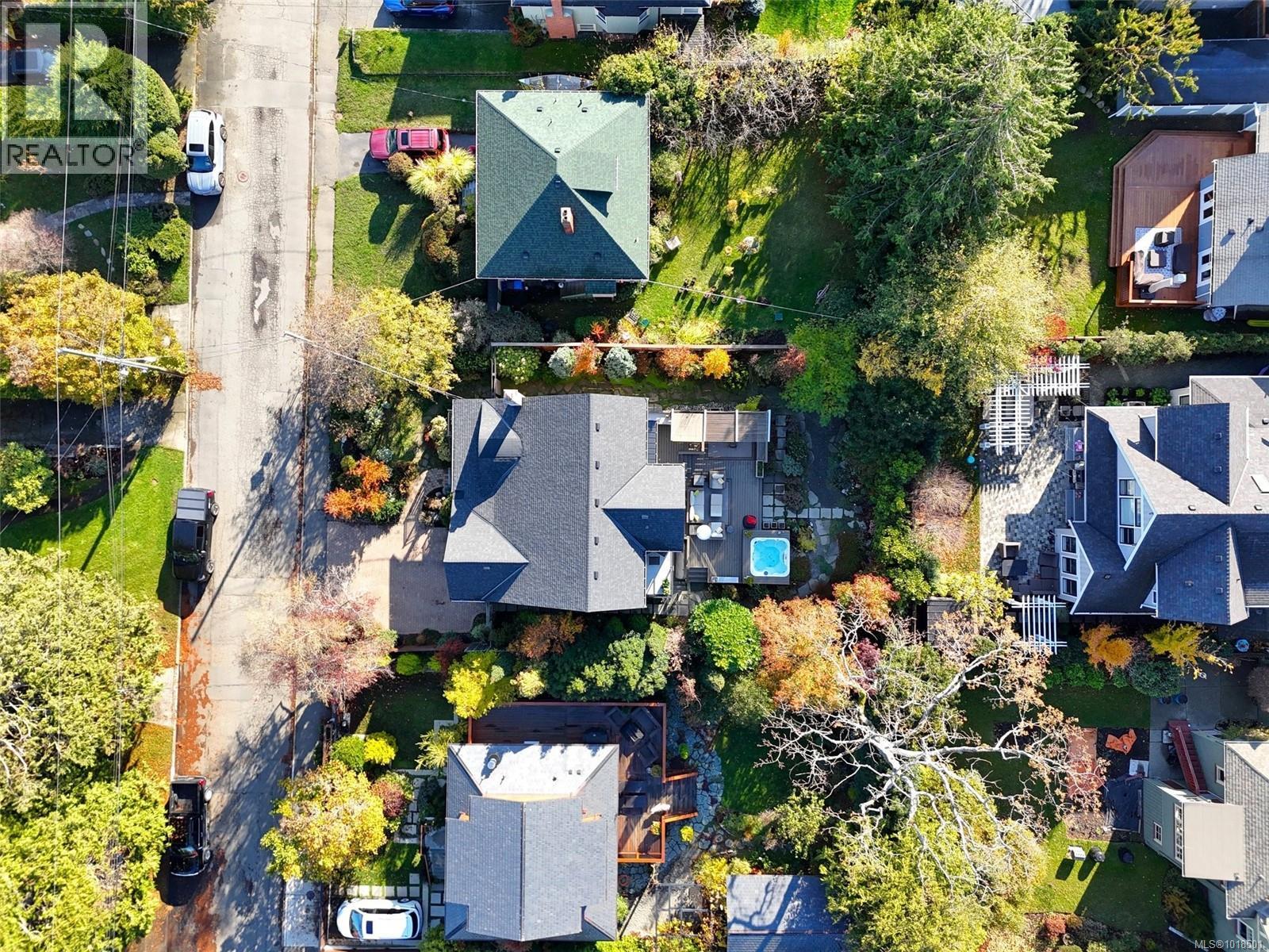 614 Monterey Avenue, Oak Bay