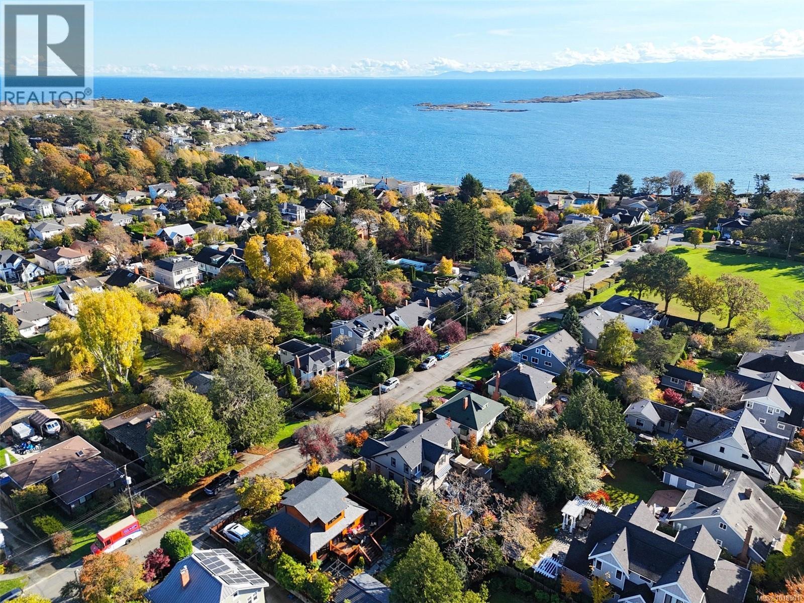 614 Monterey Avenue, Oak Bay