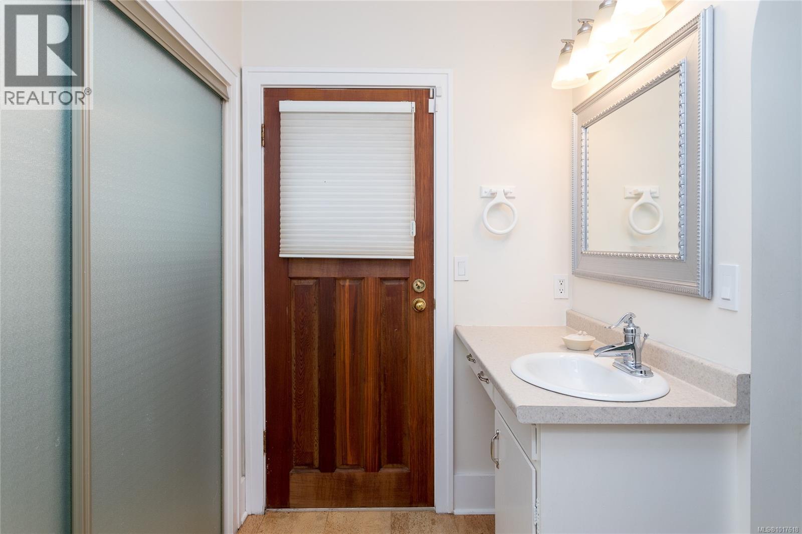 2051 Granite Street, Oak Bay