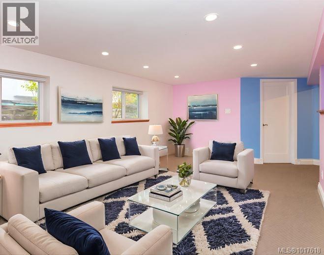 2051 Granite Street, Oak Bay