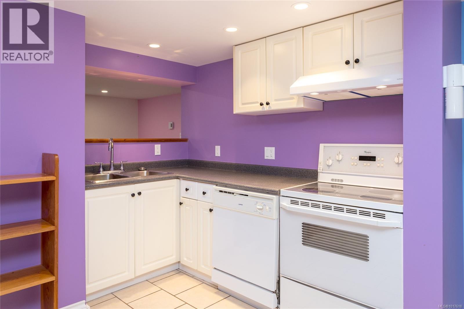 2051 Granite Street, Oak Bay