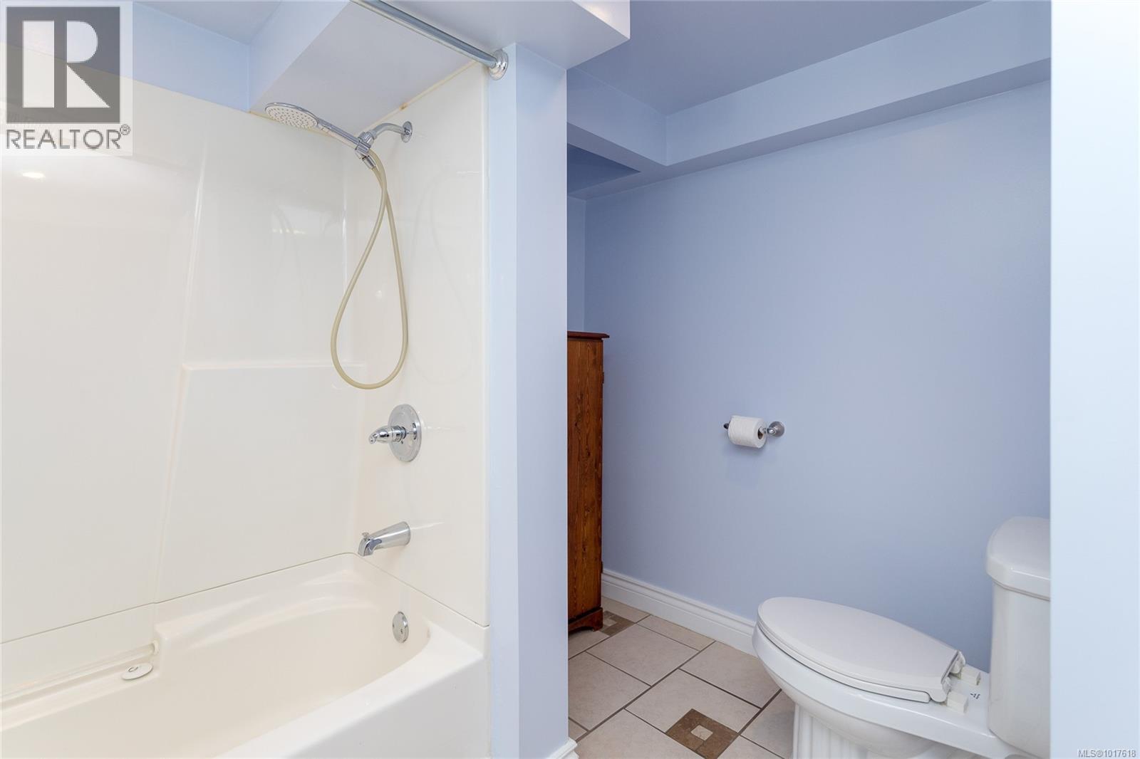 2051 Granite Street, Oak Bay