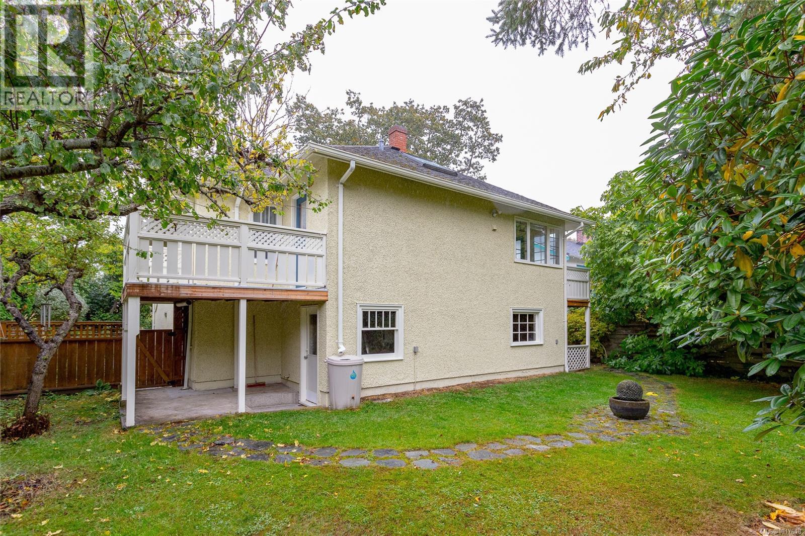2051 Granite Street, Oak Bay