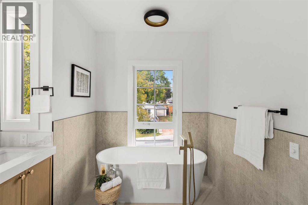 Single Family House for Sale in   Avenue NW Capitol Hill Calgary 