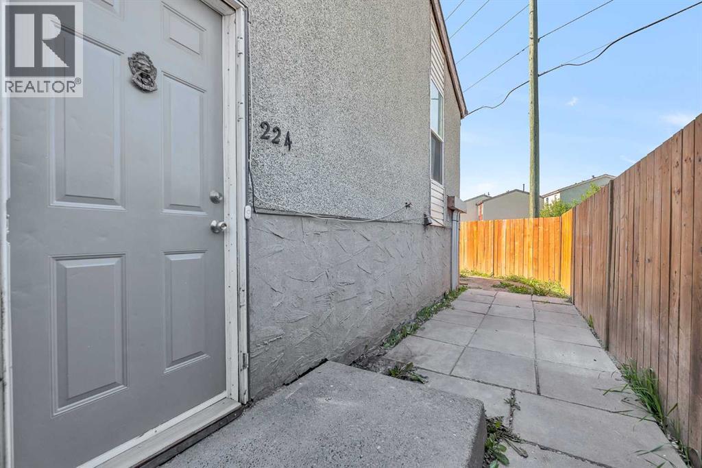 Single Family House Bi-level for Sale in  Pensville Close SE Penbrooke Meadows Calgary 