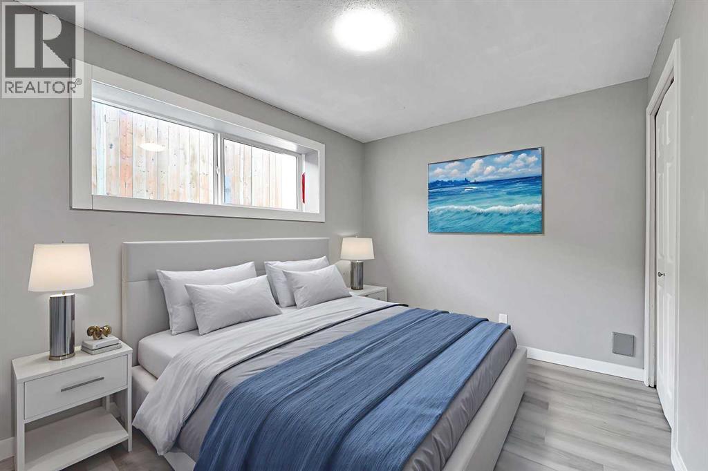 Single Family House Bi-level for Sale in  Pensville Close SE Penbrooke Meadows Calgary 